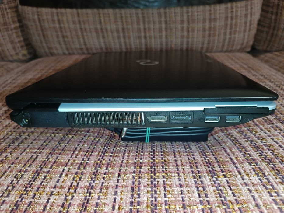 Ноутбук Fujitsu Lifebook S710 / 14"/ Core i5-480M/ 4 GB DDR3/ 320 GB