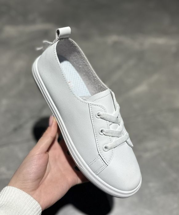 Шкіряні жіночі мокасини нові