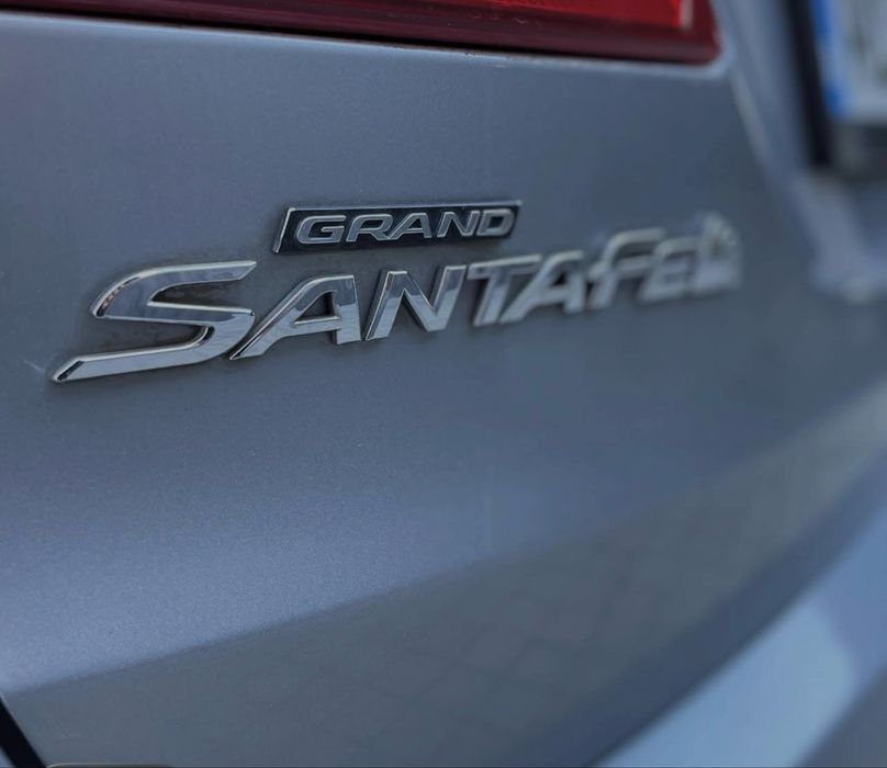 Hyundai Grand Santa Fe