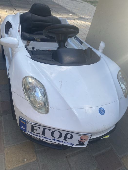 Детская машинка ,хорошая)