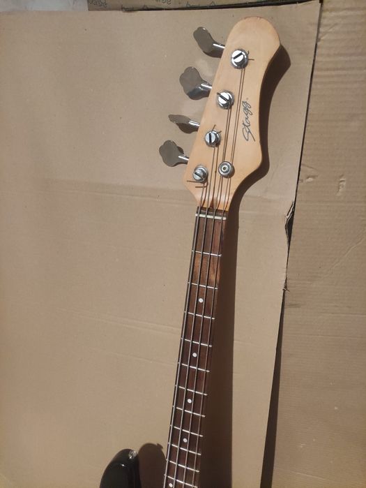 Gitara basowa Stagg