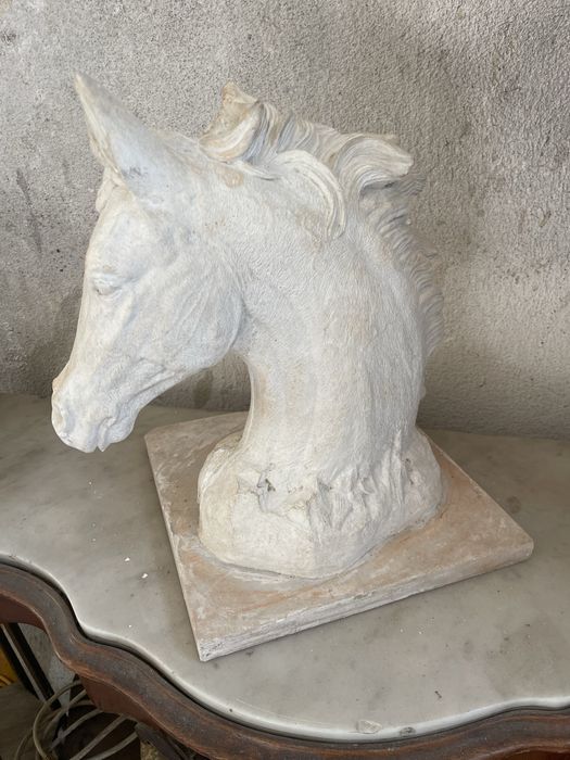 Escultura Decorativa – Cabeça de Cavalo em Gesso