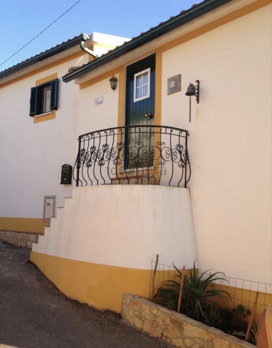 Casa na barragem de castelo de bode, no concelho de Vila de Rei