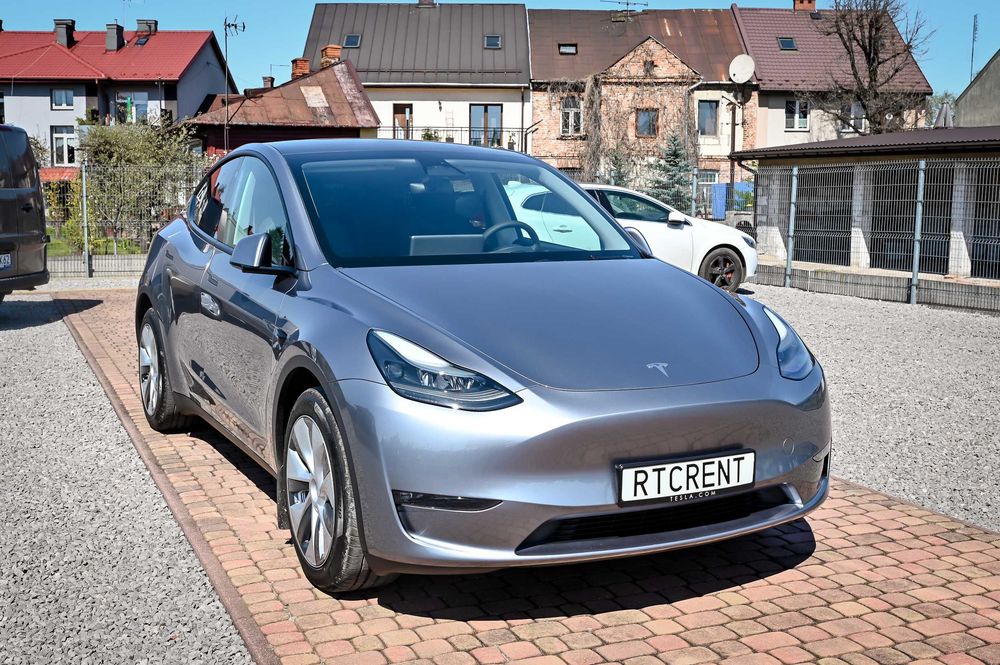 Wynajem krótko / długoterminowy Tesla Y Long Range quicksilver