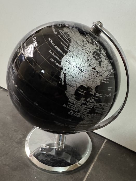 Piekny czarny Globus