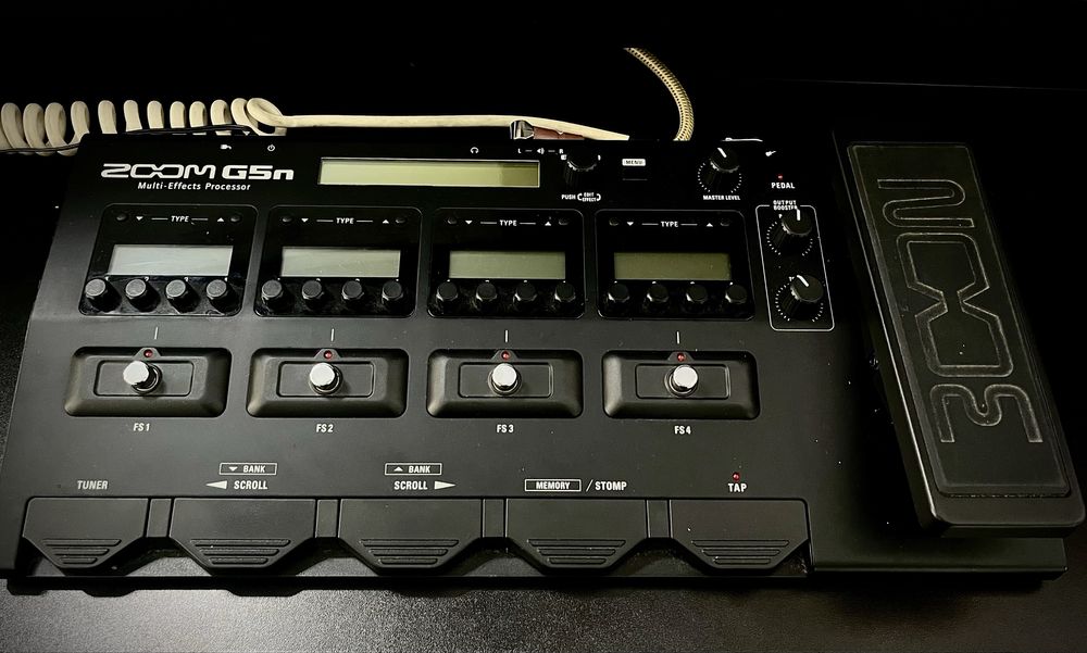 ZOOM G5n (pedal M.E.)