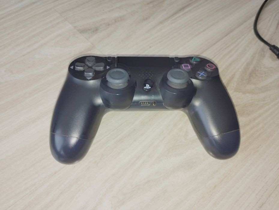 PlayStation 4 – stan bardzo dobry, komplet w pudełku