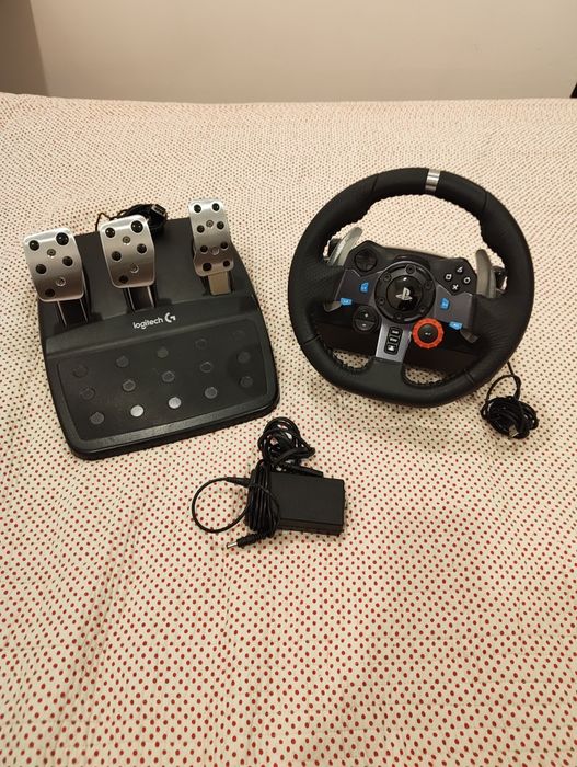 PS4 PRO 1Tb + Kit volante e pedais de simulador + jogos