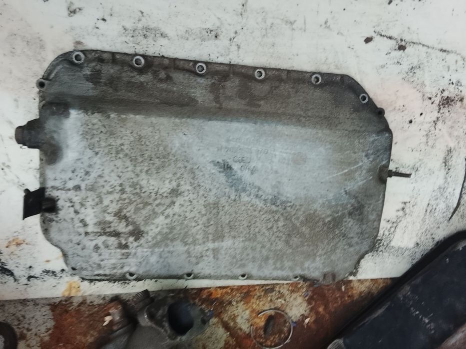 Кришка клапана ауді а6с4 v6 2.6 бензин