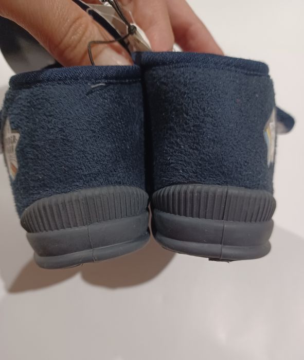 Buty Spider-Man kapcie dziecięce Marvel roz. 22