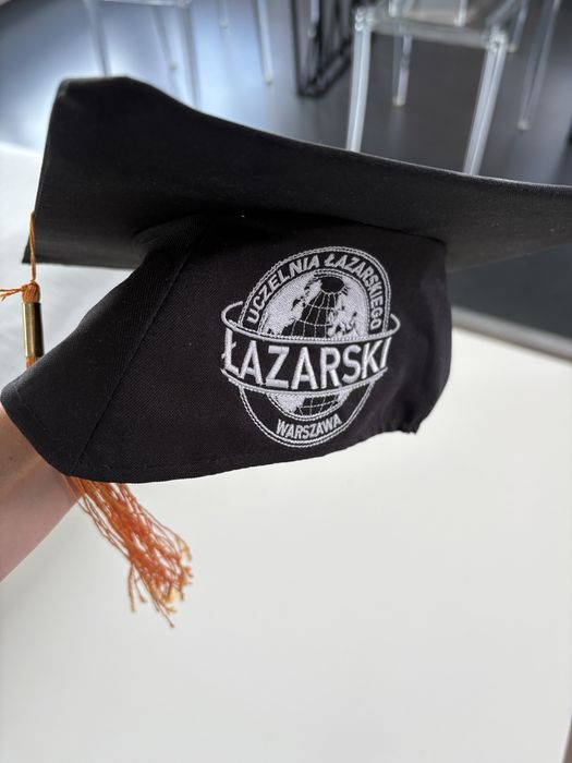 Czapka absolwenta koledzu