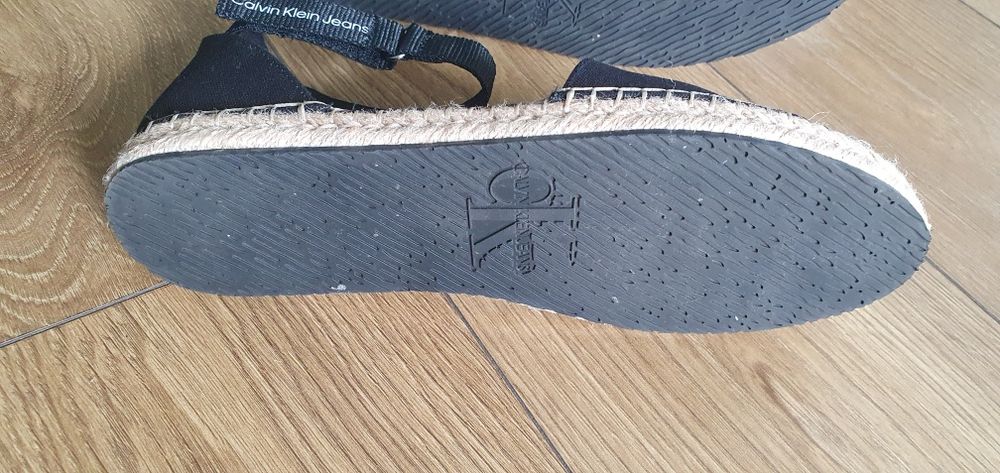Calvin Klein  rozmiar 39