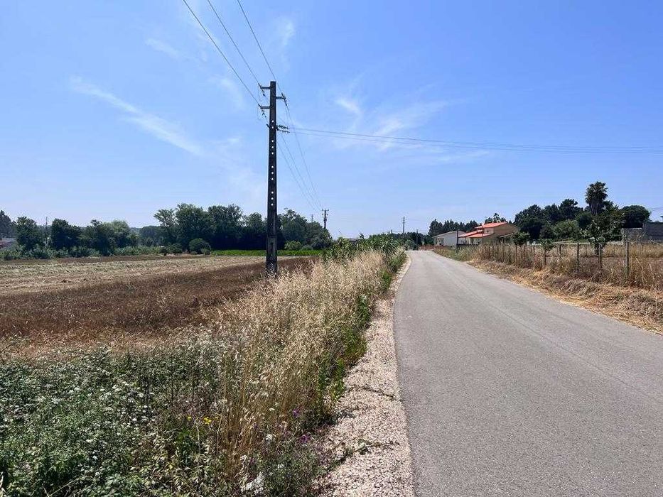 Terreno Leiria junto à  Ribeira dos Milagres, Regueira de Pontes