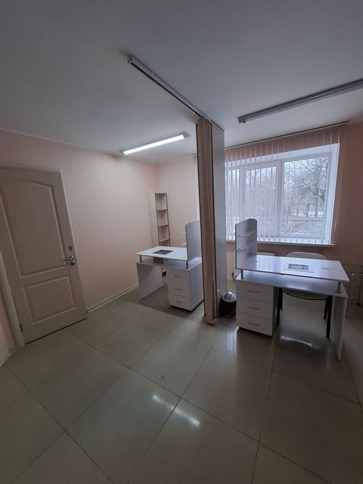 Продаж комерційного фасадного приміщення