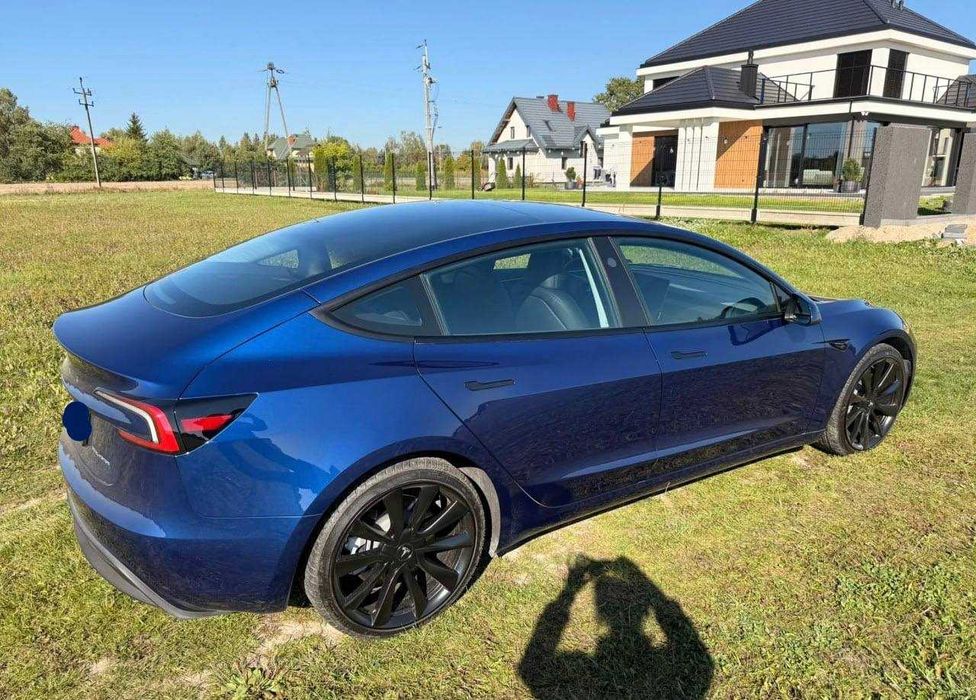 Tesla Model 3 2025