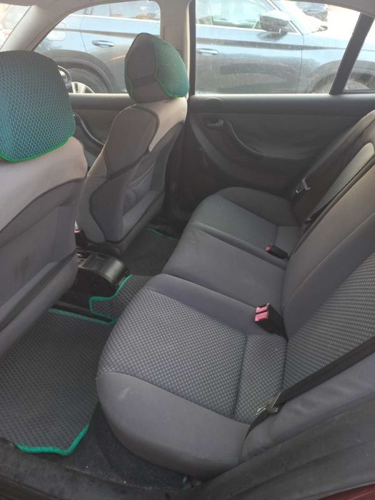 Автомобиль SEAT LEON 1.6