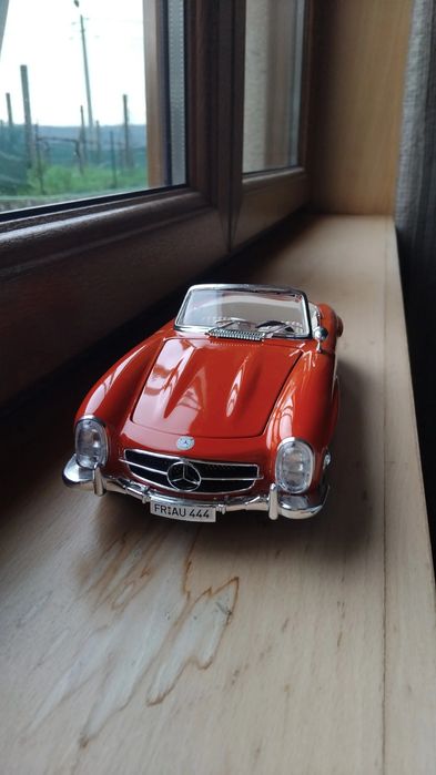 Mercedes SL 1:18