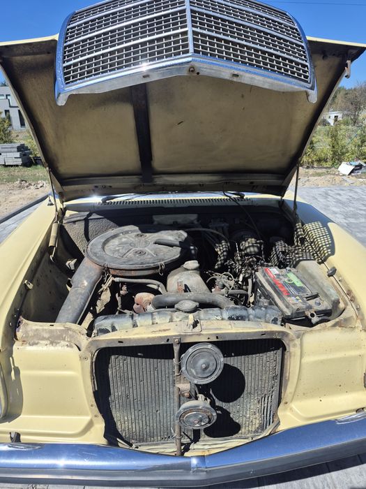Mercedes Benz w114