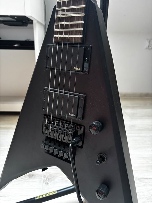 Gitara Jackson KVXMG King V Satin Black