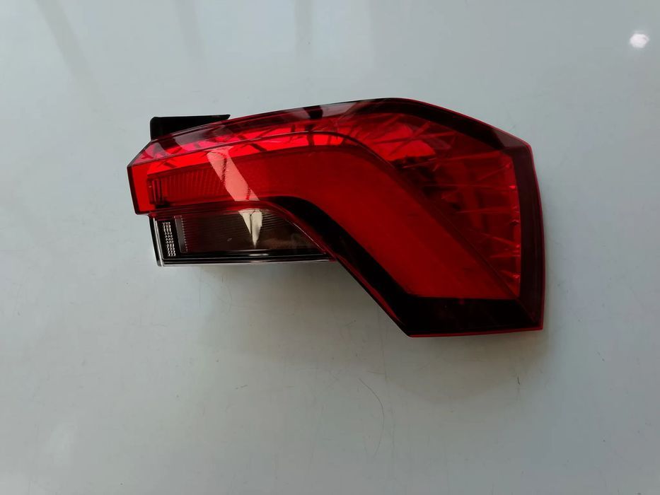 FAROLIM DIREITO PAINEL SKODA KAMIQ 19- / 658945096