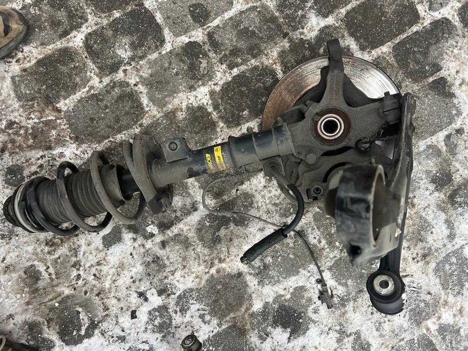 Zawieszenie Opel Corsa E turbo przednie prawe