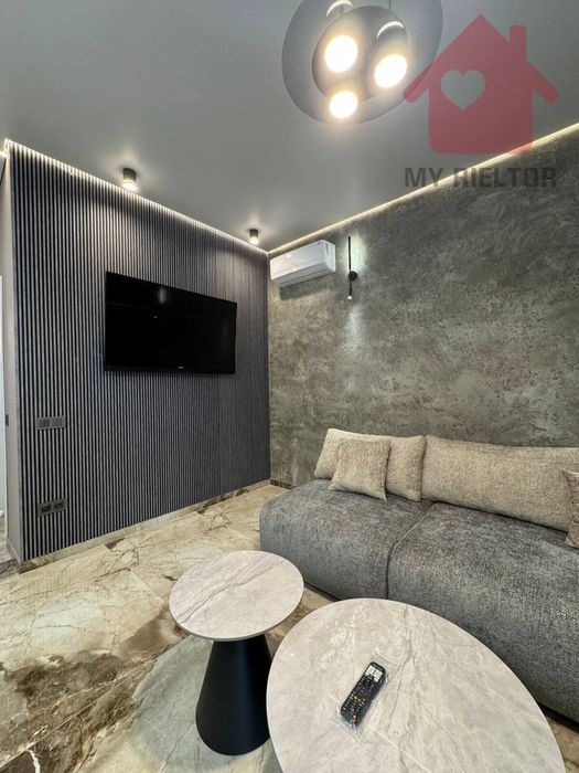 Продаж котеджу з сучасним дизайнерським ремонтом!