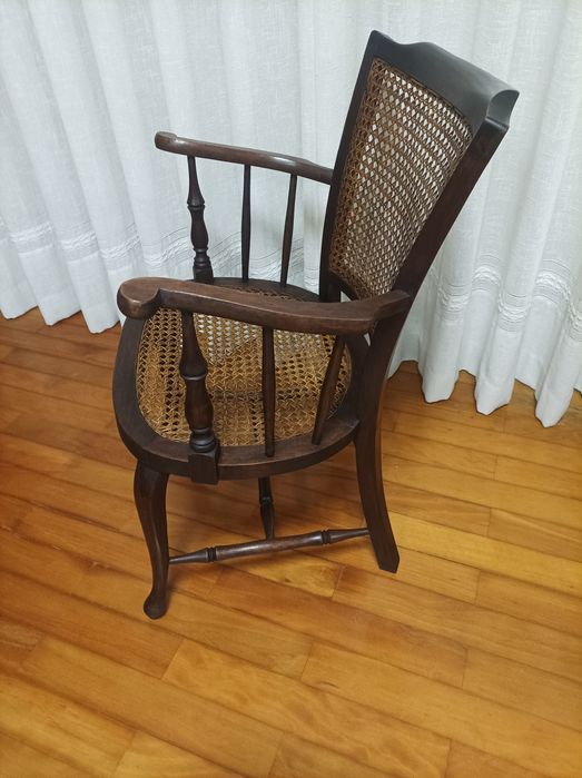 Cadeirão antigo restaurado estilo inglês em madeira de mogno