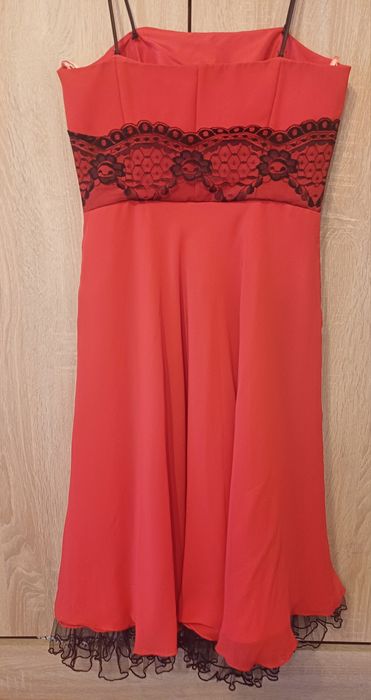 Elegancka sukienka czerwona r. 38