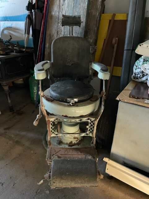 Cadeira de Barbeiro Pessoa Lisboa para restauro