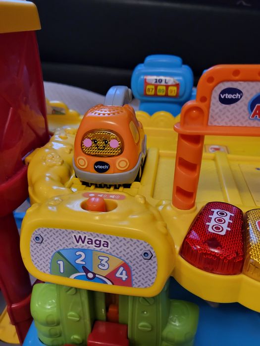 Tut tut autka garaż pl polska wersja plus zestaw torów deluxe 2 autka