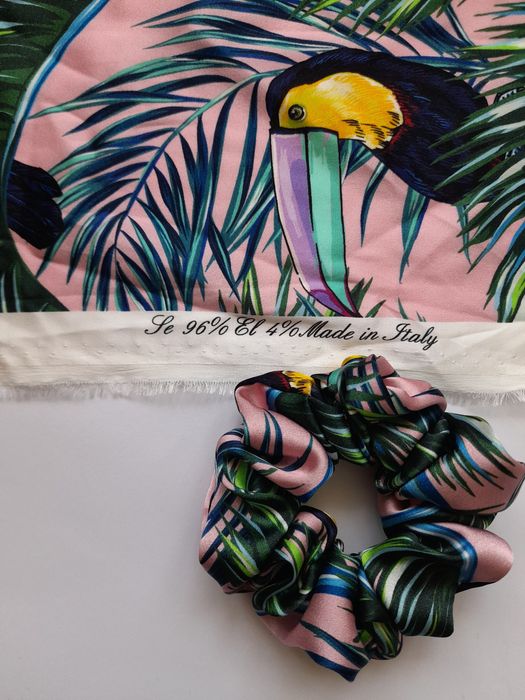 Jedwabna gumka scrunchie z kokardką jungle