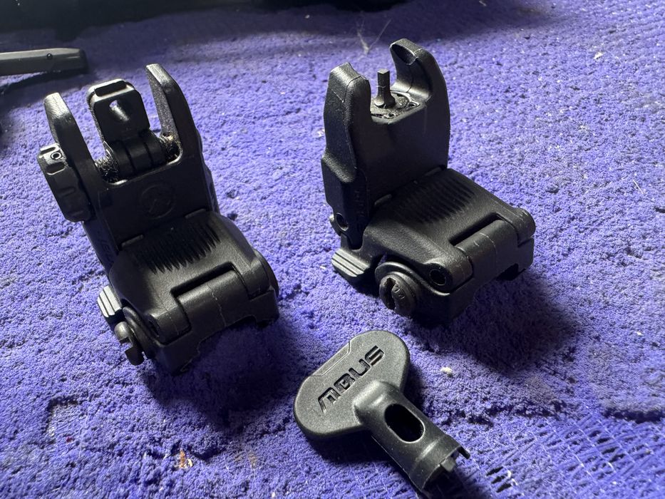 Механічні прицільні Magpul MBUS