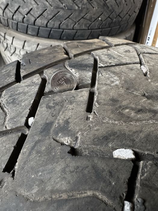 Opona oś napędową