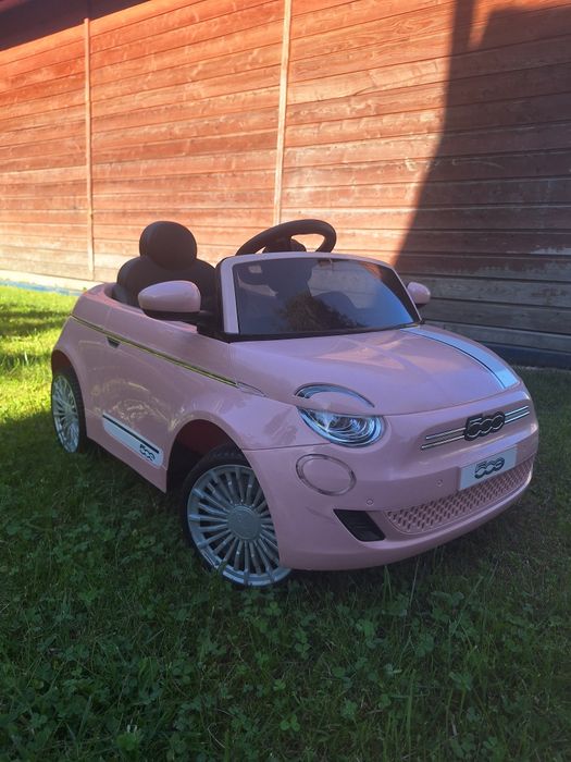 Auto na akumulator różowy fiat 500