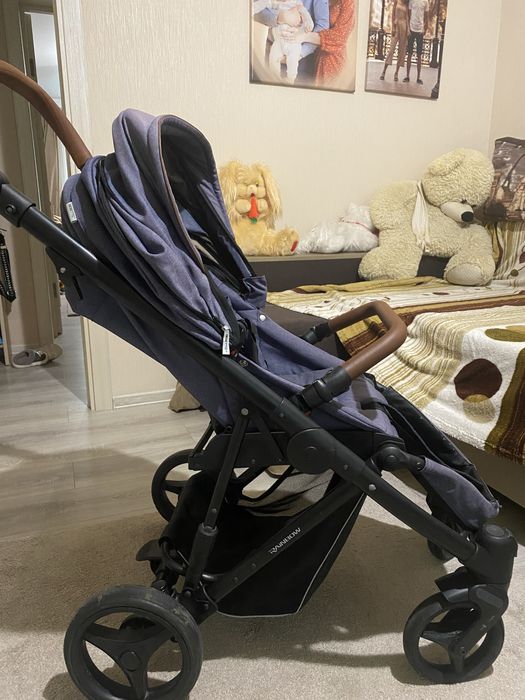 Прогулянкова коляска