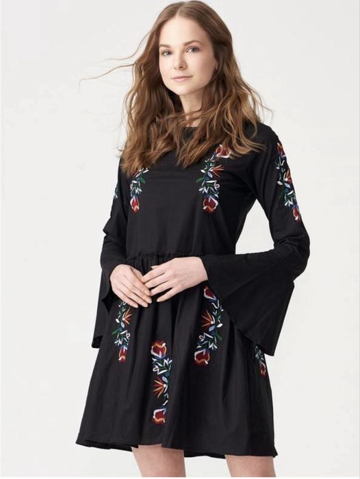 Сукня з вишивкою Zara