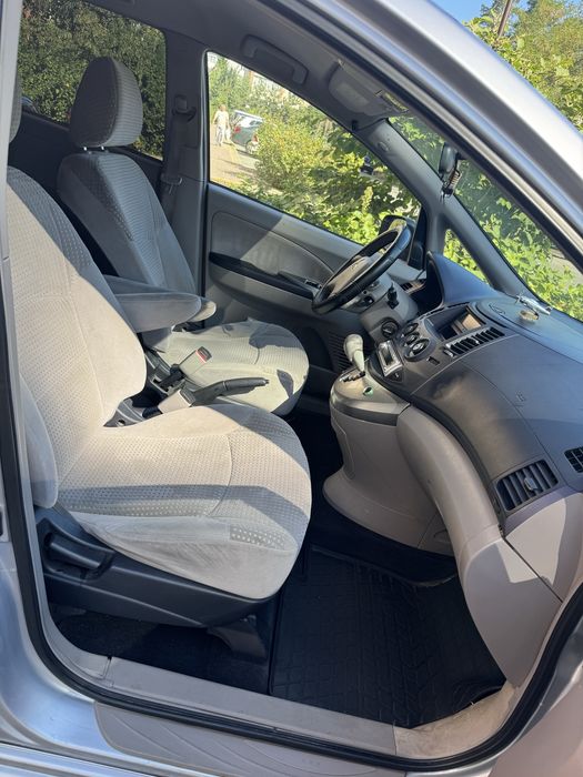 Mitsubishi Grandis 2,4 газ,автомат