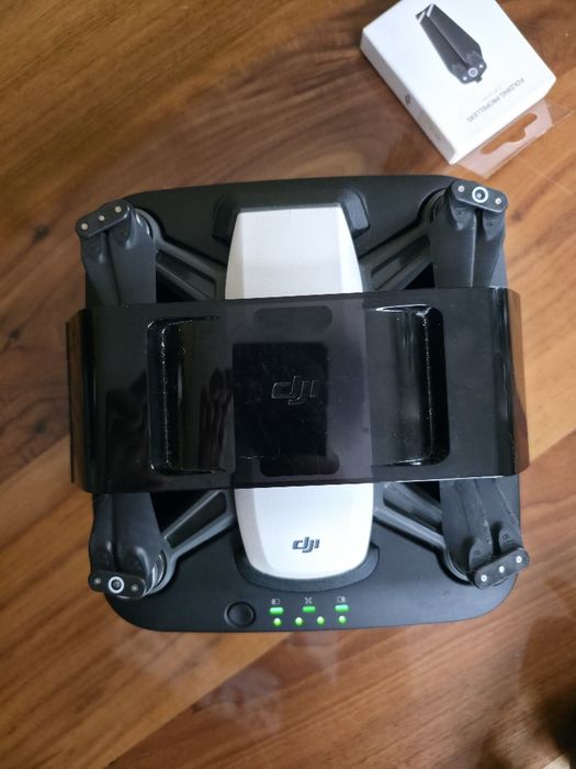 DJI Spark Zestaw – 3 Baterie + Stacja Portable Charging Station