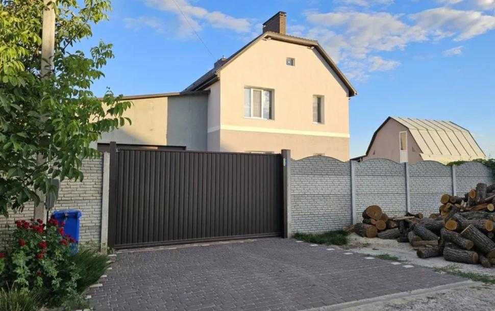 Продам просторий капітальний будинок 10 хвилин від метро Індустріальна