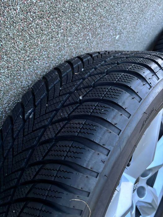 Felgi Audi Q7 4M koła zimowe 19 cali 255/55/19 Bridgestone 7mm