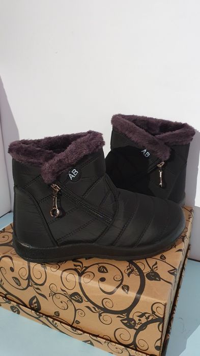 Śniegowce nowe damskie modny czarny kolor rozmiar 38 / wkładka 24.5 cm
