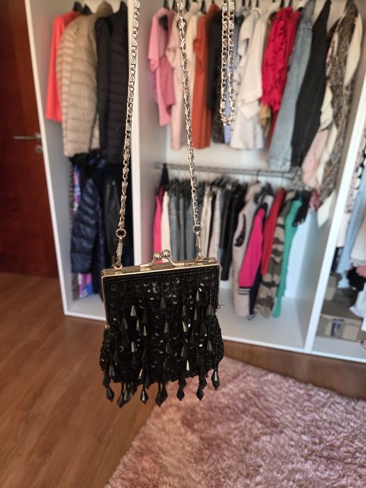 Mała eleganckie torebka na łańcuszku