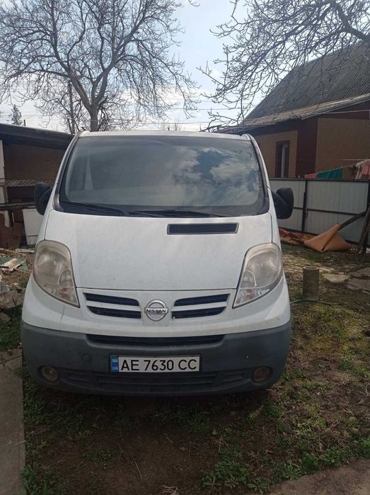 Продам автомобіль нісан прімастар