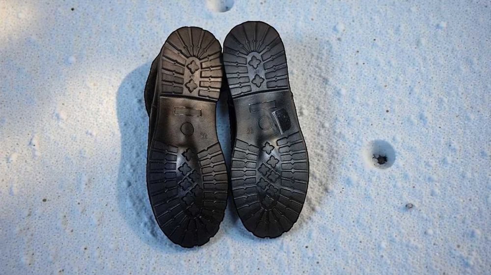 Детские новые зимние ботинки 38р. - длинна по стельке 24.5 см.