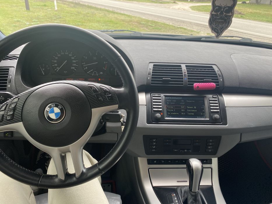 Продам BMW X5 e53