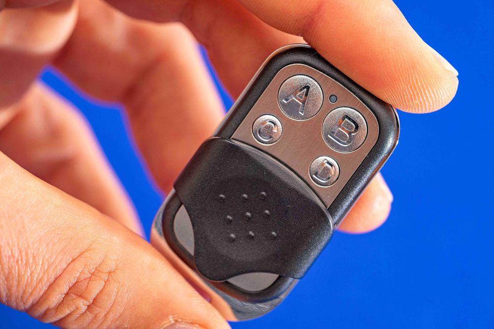 Comando remoto universal de garagem a 433Mhz