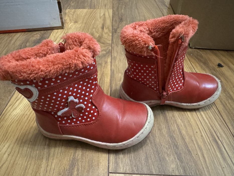 Buty dziewczece nr 25