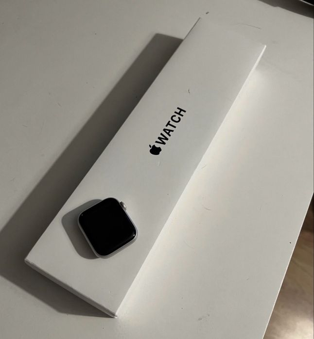 Apple watch SE 44mm aluminum