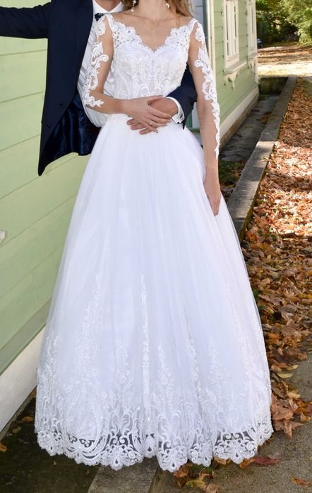 Biała suknia ślubna