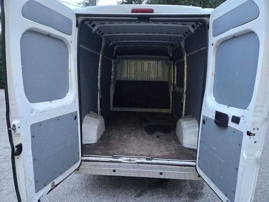 Wynajem busa z kierowcą transport przeprowadzki